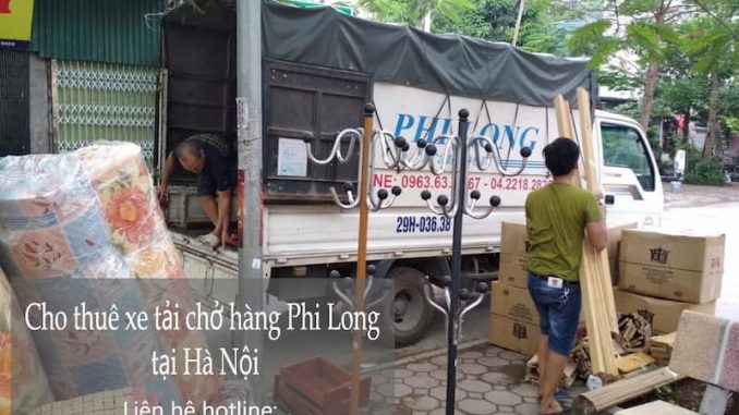Xe tải chở hàng tết Phi Long phố Lê Hồng Phong